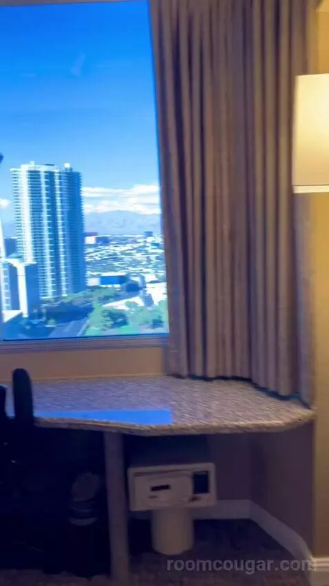 Signature Queen Room (#2212) picture #17