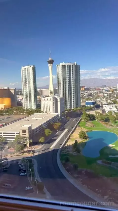 Signature Queen Room (#2212) view picture #1