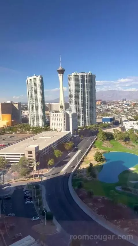 Signature Queen Room (#2212) view picture #2