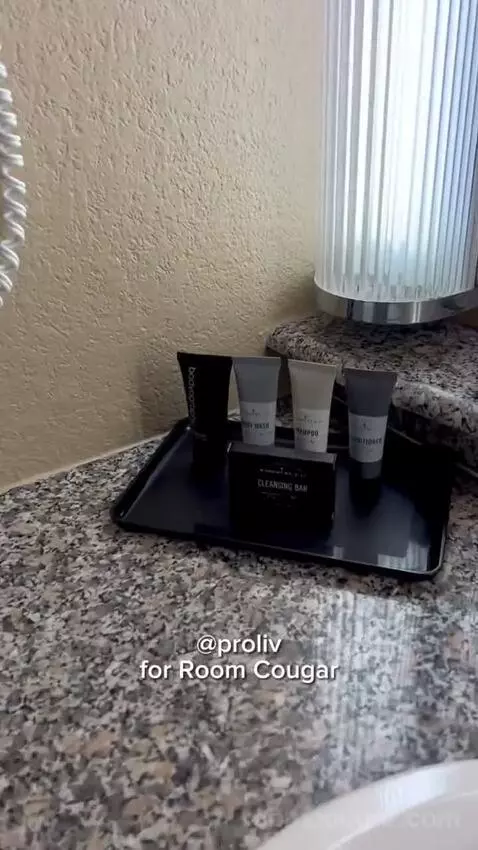 Signature Queen Room (#2212) picture #3