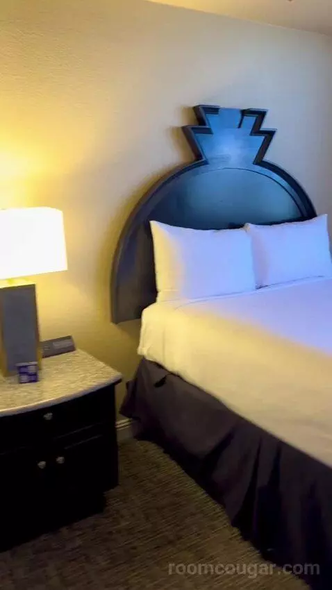 Signature Queen Room (#2212) bed picture #2