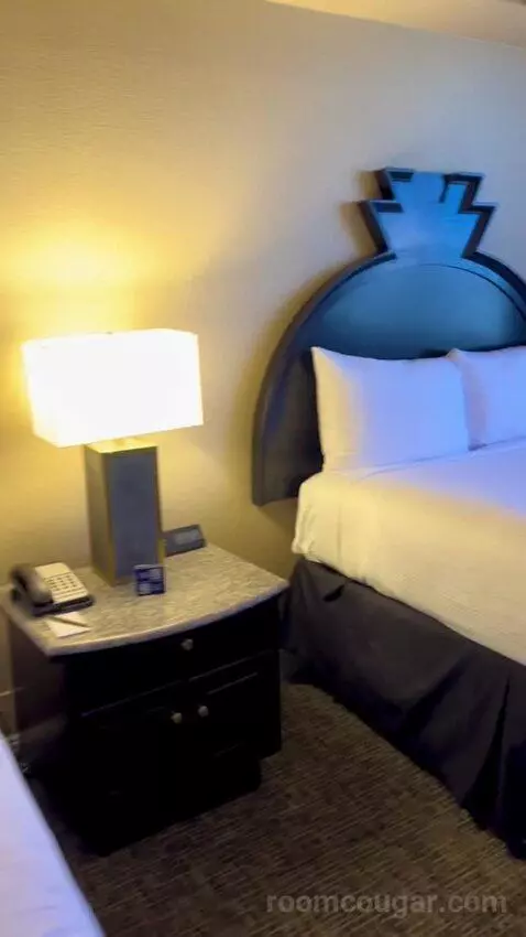 Signature Queen Room (#2212) bed picture #4