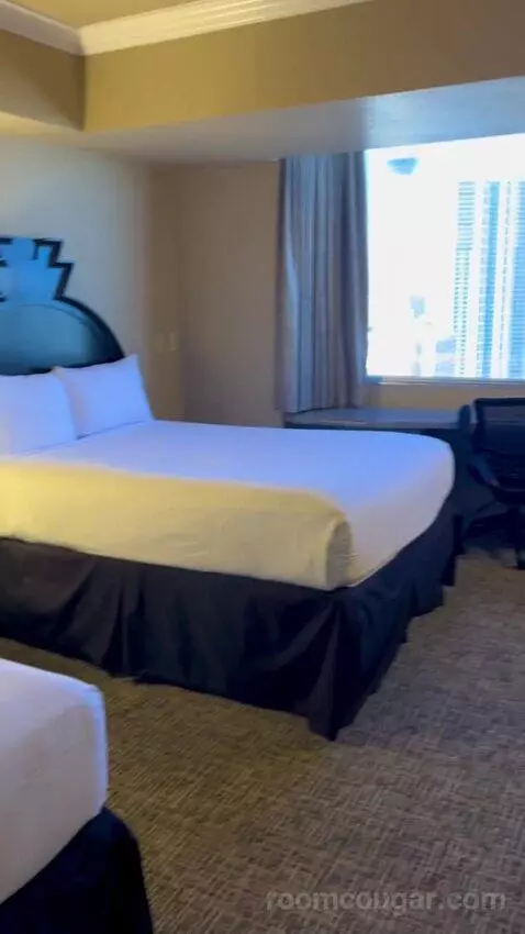 Signature Queen Room (#2212) picture #23