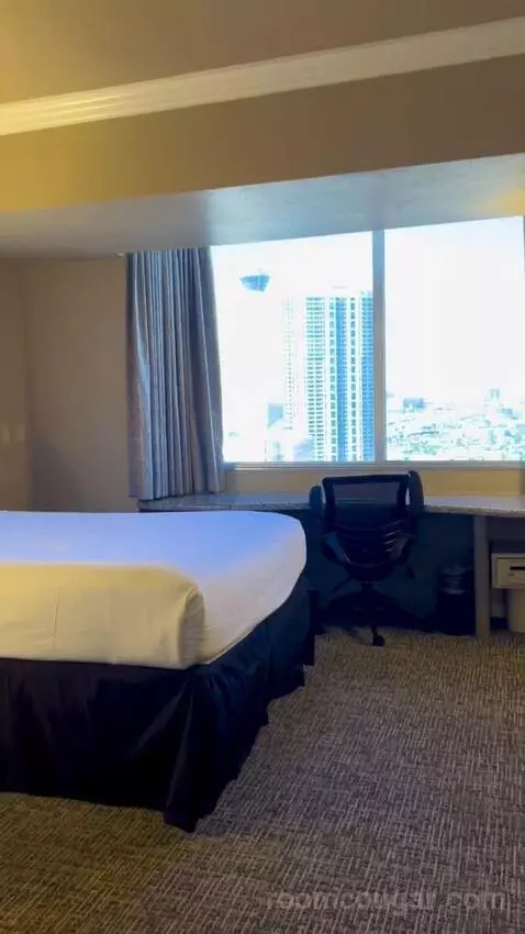 Signature Queen Room (#2212) bed picture #9