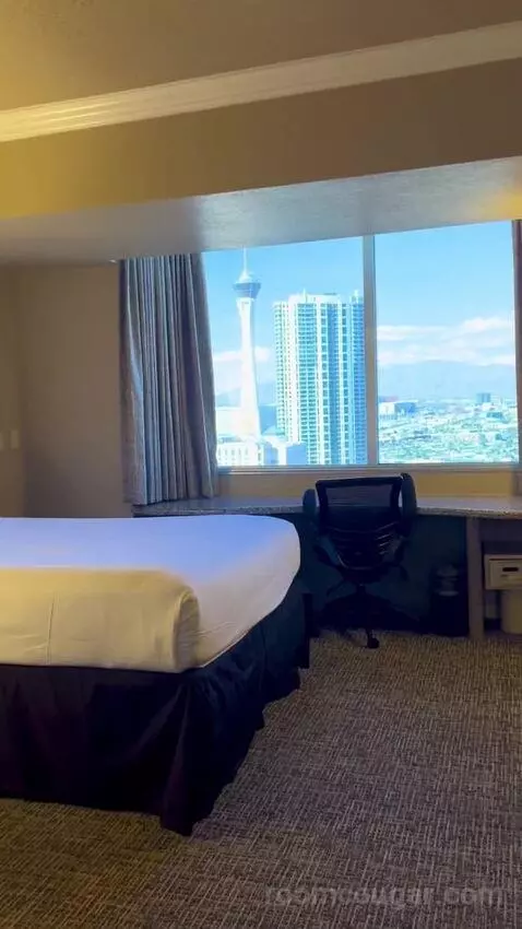 Signature Queen Room (#2212) picture #24