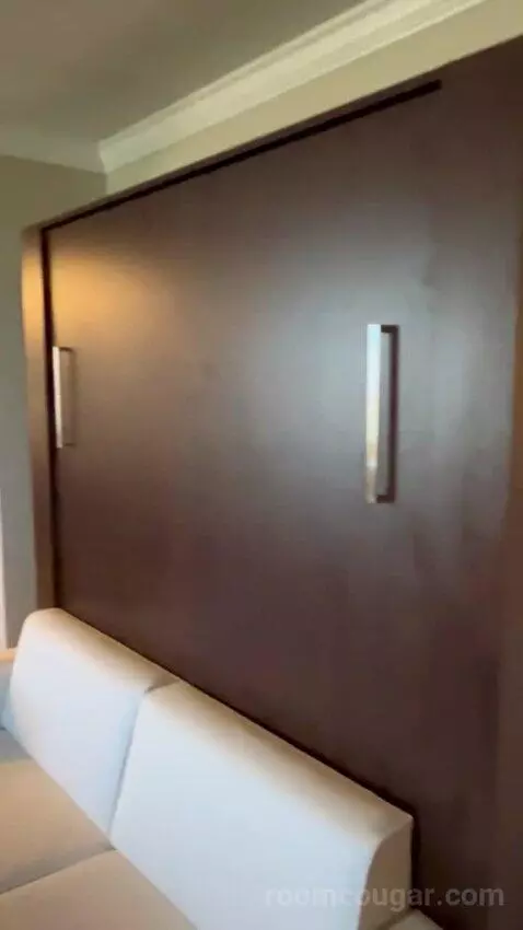 North Tower Suite (#21122) bed picture #3