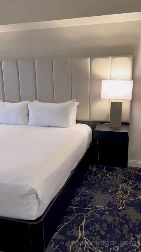 Premier Room (#1722) bed picture #8