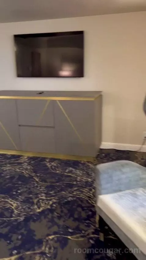 Premier Room (#1722) picture #20