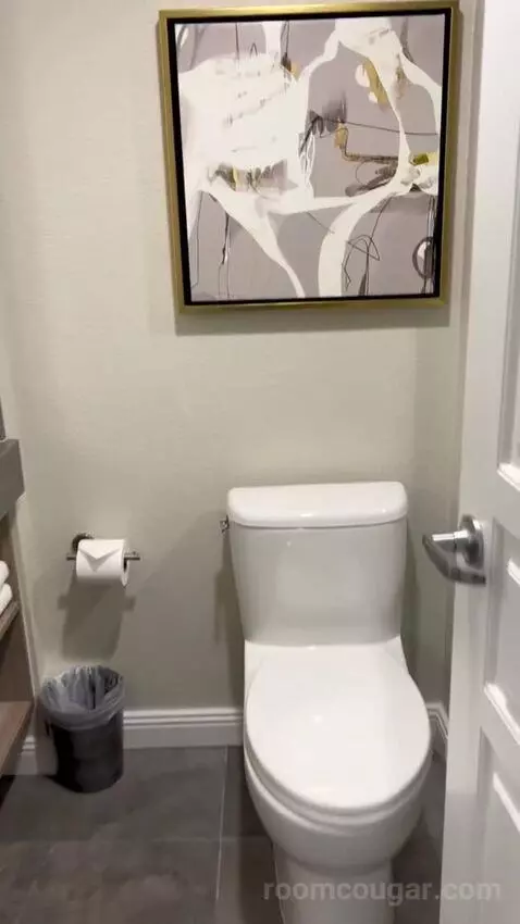 Premier Room (#1722) bathroom picture #2