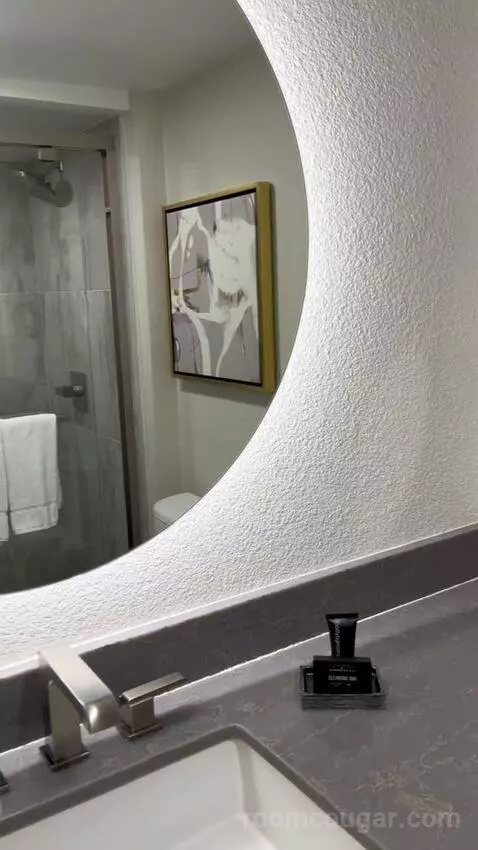 Premier Room (#1722) bathroom picture #5