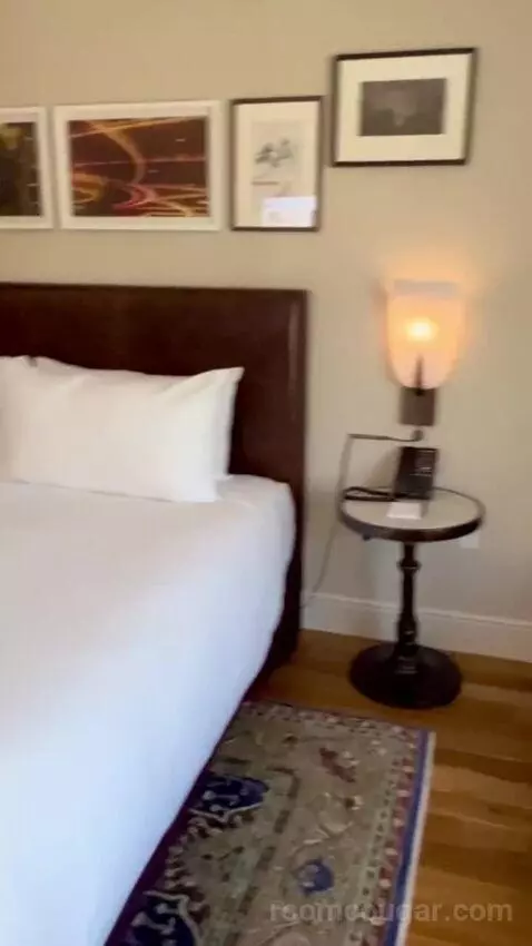 Standard King Room (#2703) bed picture #1