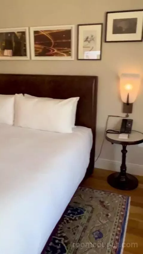 Standard King Room (#2703) picture #11