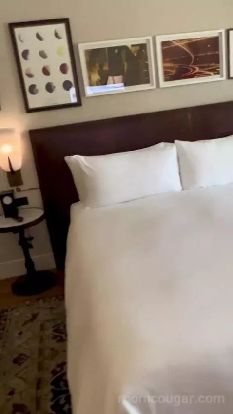 Standard King Room (#2703) bed picture #7