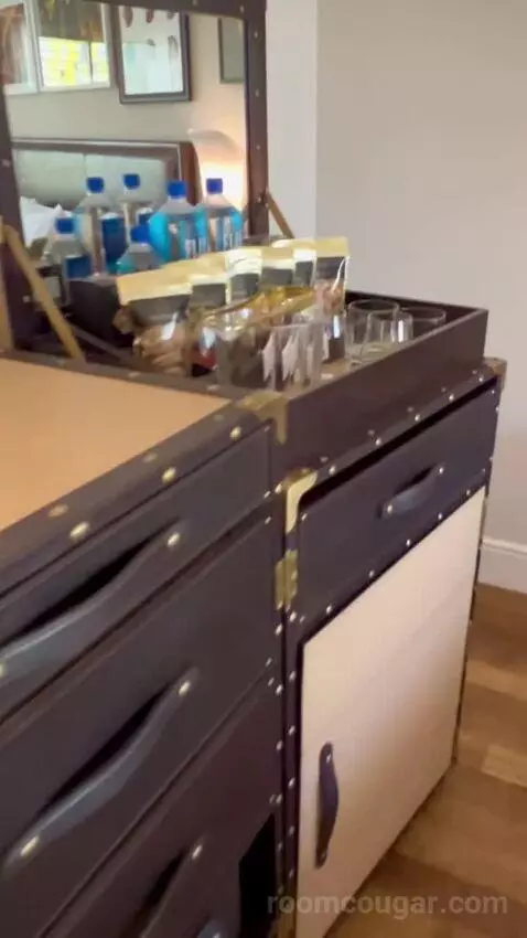 Standard King Room (#2703) picture #18