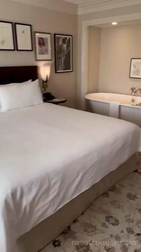 Atelier Suite with a King Bed (#2807) bed picture #6