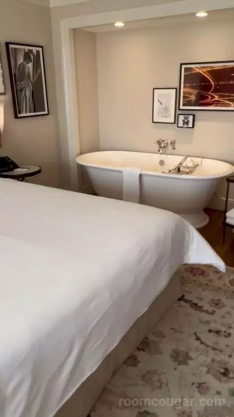 Atelier Suite with a King Bed (#2807) bed picture #7