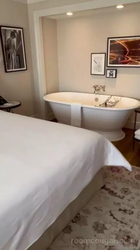 Atelier Suite with a King Bed (#2807) bed picture #9