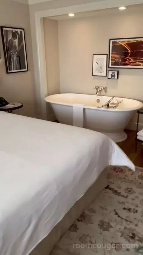 Atelier Suite with a King Bed (#2807) picture #9