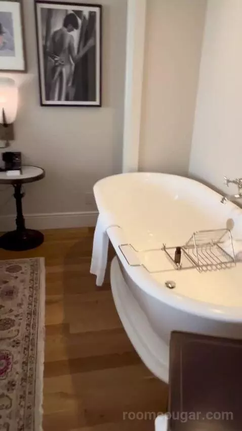 Atelier Suite with a King Bed (#2807) bathroom picture #2