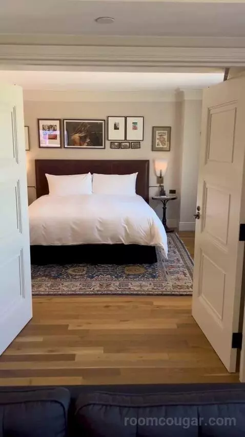 Grande Suite with a King Bed (#2809) bed picture #2