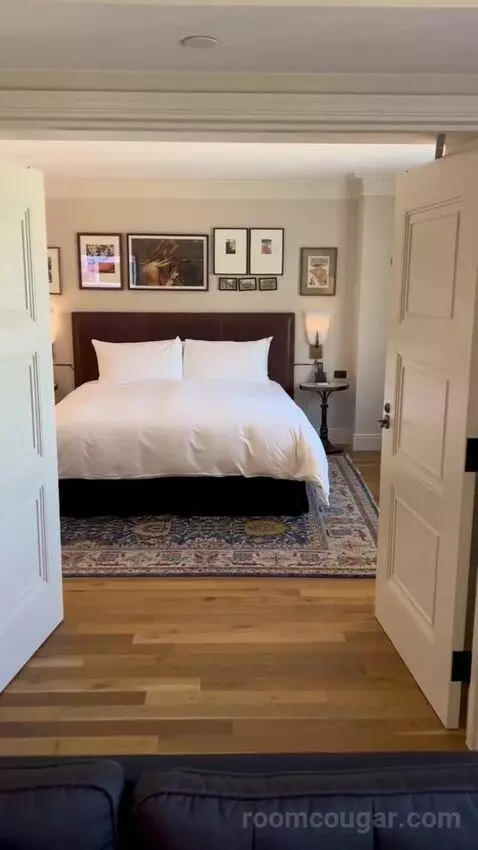 Grande Suite with a King Bed (#2809) bed picture #3