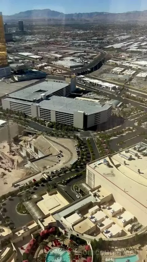 Superior King Room with Strip View (#62168) view picture #3