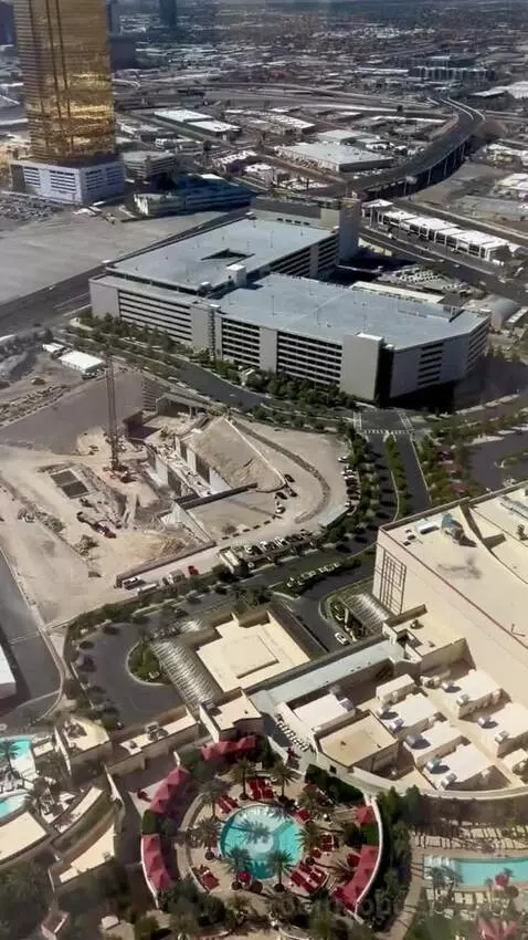 Superior King Room with Strip View (#62168) view picture #5