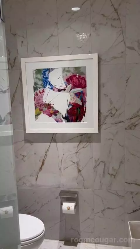 Superior King Room with Strip View (#62168) bathroom picture #1