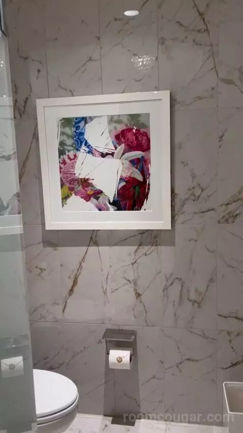 Superior King Room with Strip View (#62168) bathroom picture #2