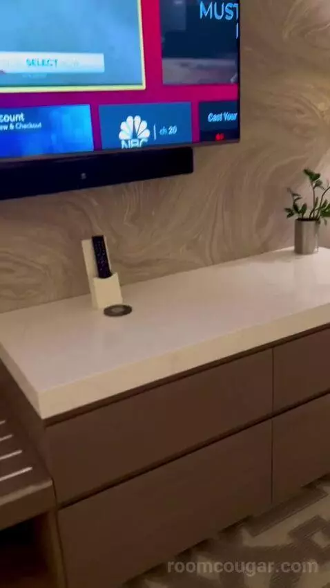 Superior King Room with Strip View (#62168) picture #10