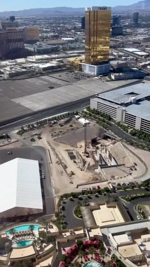 One-Bedroom Entertainment Suite with City View (#65180) picture #16