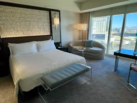 Waldorf Astoria Las Vegas King Room with Vegas Strip View review by proliv
