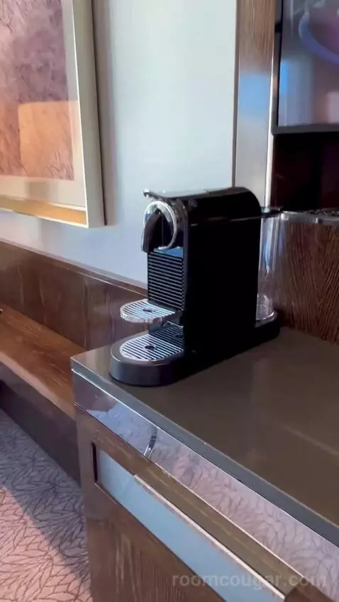 King Room with Vegas Strip View (#1803) picture #4