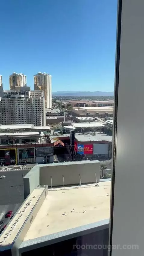 King Room with Vegas Strip View (#1803) view picture #2