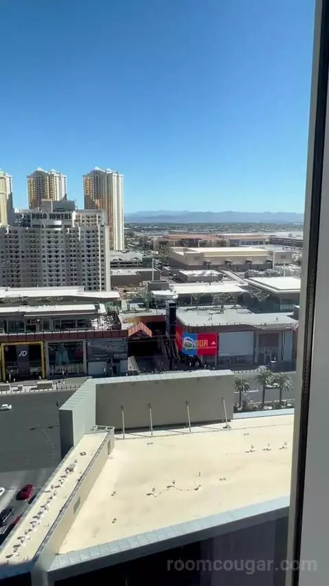 King Room with Vegas Strip View (#1803) view picture #3