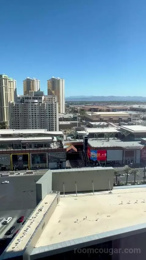 King Room with Vegas Strip View (#1803) view picture #5