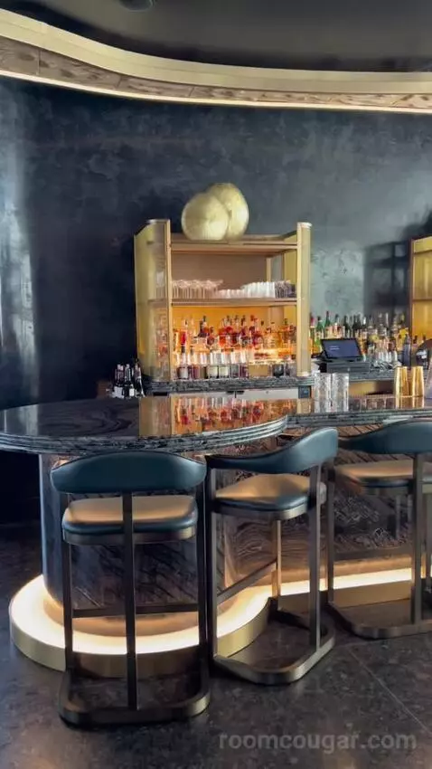 One Bedroom King Suite (#1901) picture #23