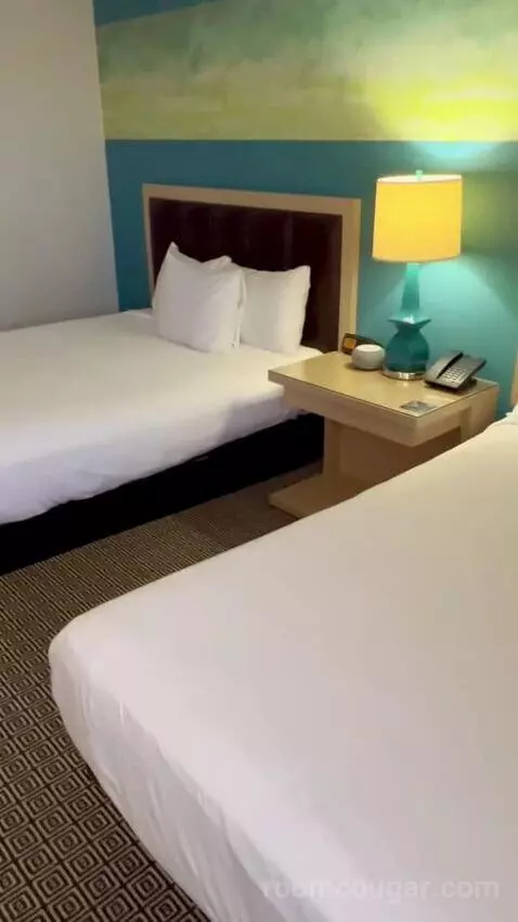 Grand Deluxe 2 Queen Beds (#2030) bed picture #3