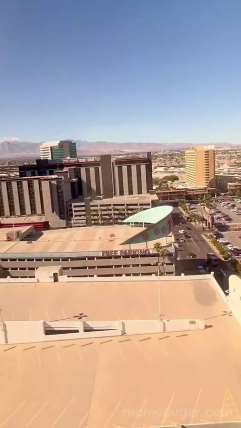 Grand Deluxe 2 Queen Beds (#2030) view picture #2