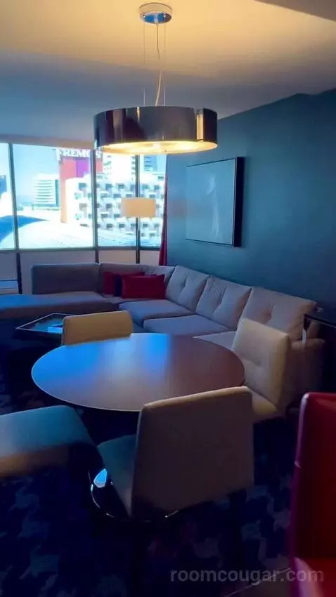 The D Suite (#1120) picture #4