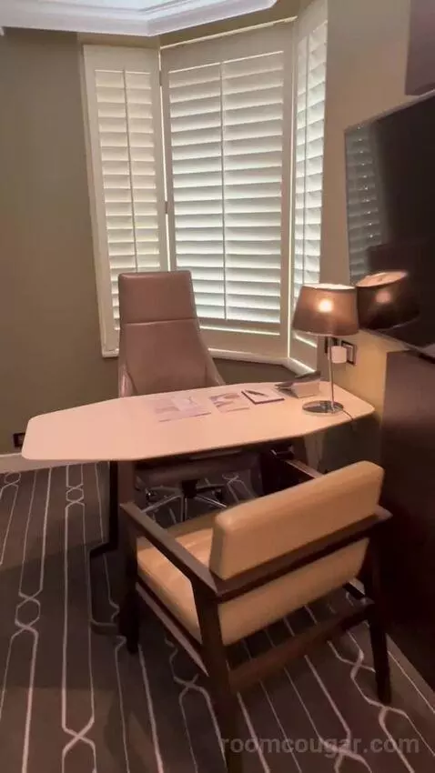 Grand Executive Room with Club Lounge Access - City Side (#608) picture #11