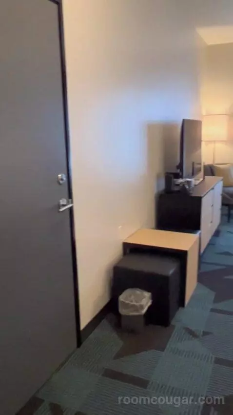 Gallery Studio King Bed (#3802) picture #2