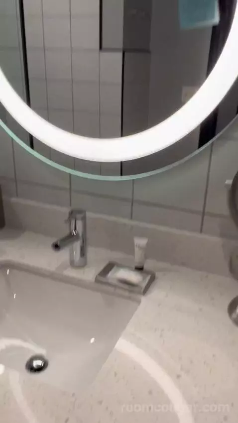 Gallery Studio King Bed (#3802) picture #19