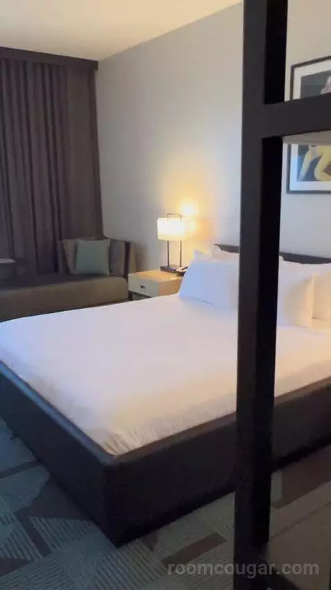 Gallery Studio King Bed (#3802) picture #24