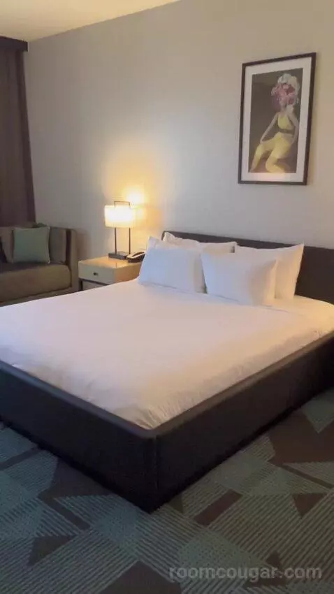 Gallery Studio King Bed (#3802) picture #4