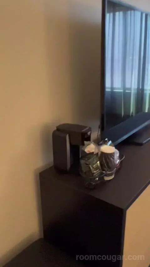 Gallery Studio King Bed (#3802) picture #10