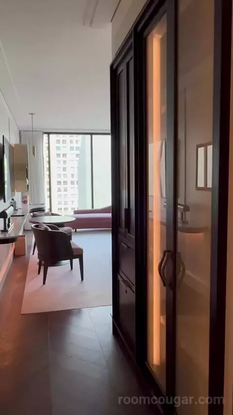 Premier King Room (#1002) picture #1