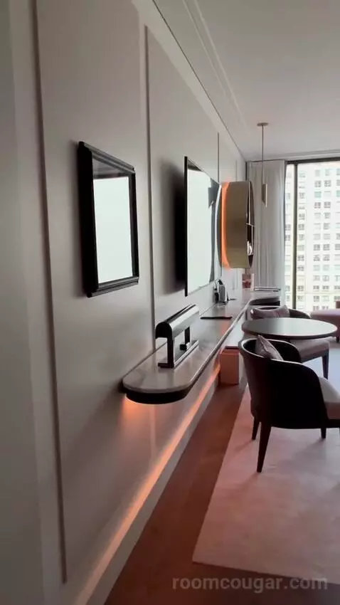 Premier King Room (#1002) picture #2