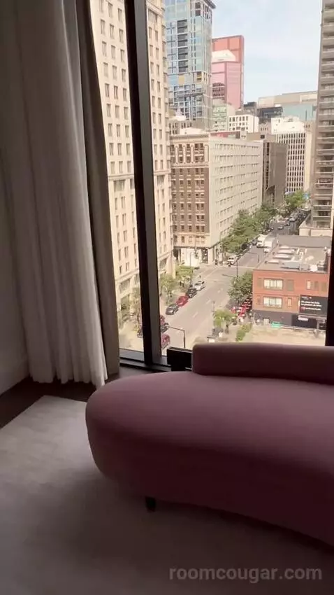 Premier King Room (#1002) picture #9