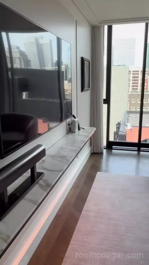 Executive King Suite (#1102) picture #16